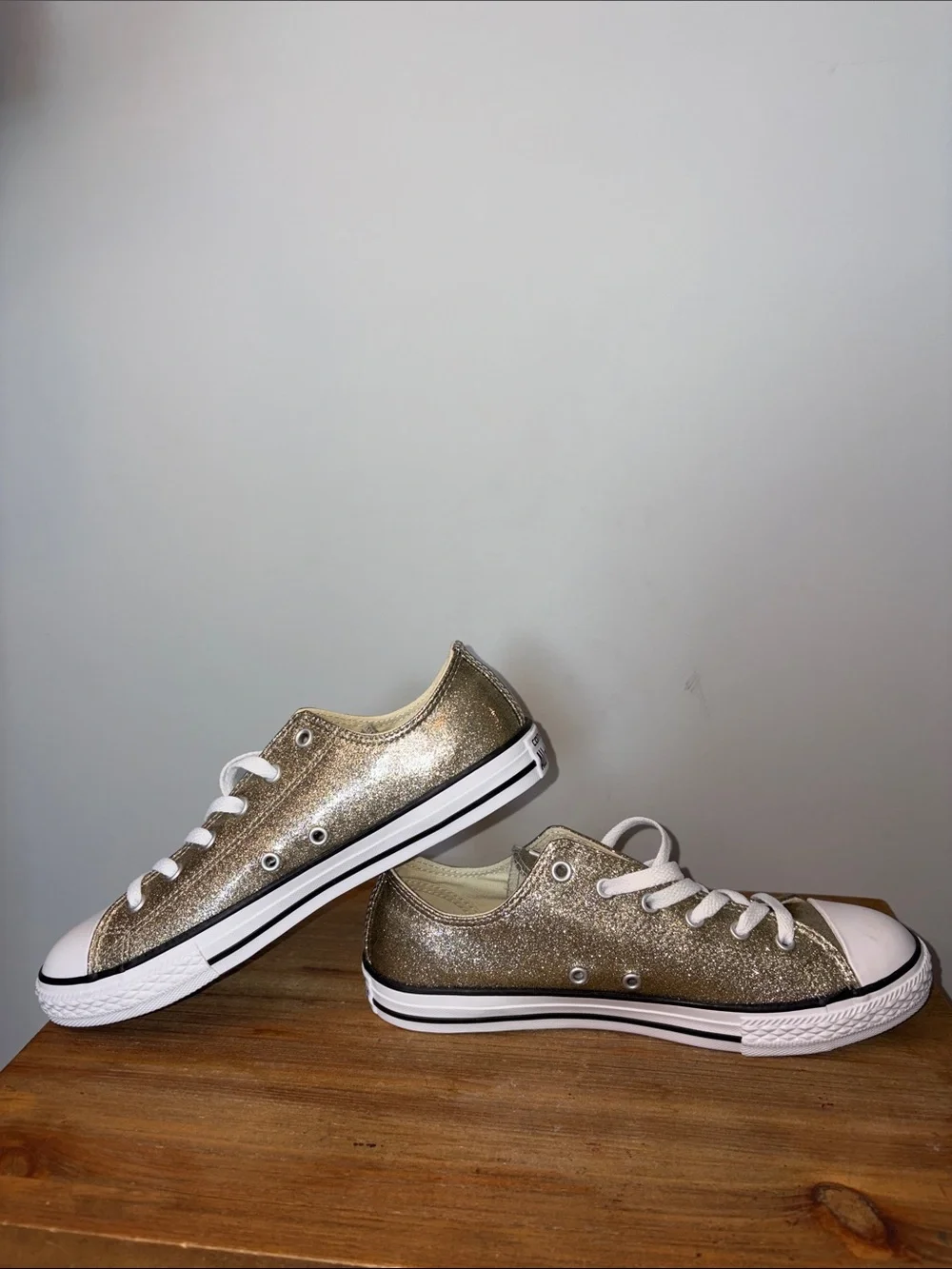 Converse gold metallic